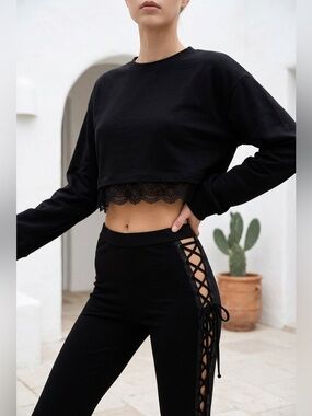 NWOT Fenty x Puma Rhianna Black Knit Oversized Long Sleeve Crop Sweatshirt- XS/S